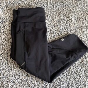 Lululemon black cropped high waisted leggings